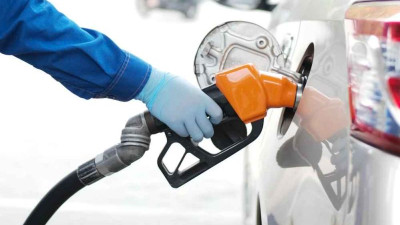 Tiếp tục chi Quỹ bình ổn, giá xăng dầu giảm mạnh